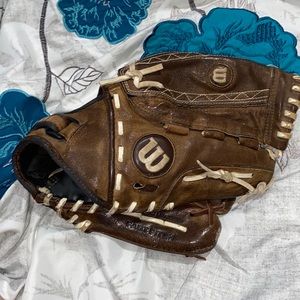 Wilson A440 Fastpitch Glove